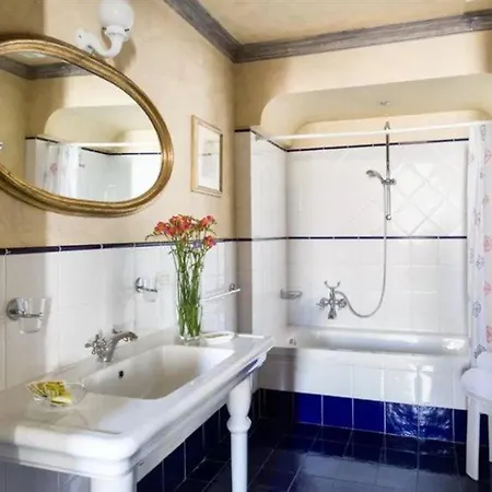 Residenza Castiglioni Bed & Breakfast 4*